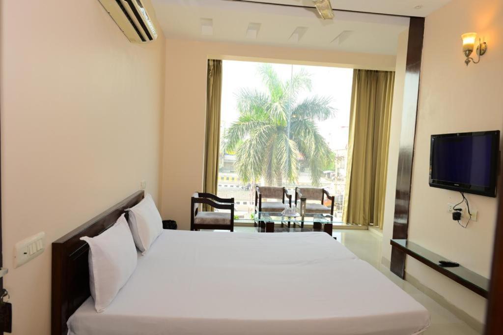 Maharani Regency Otel Panchkula Dış mekan fotoğraf