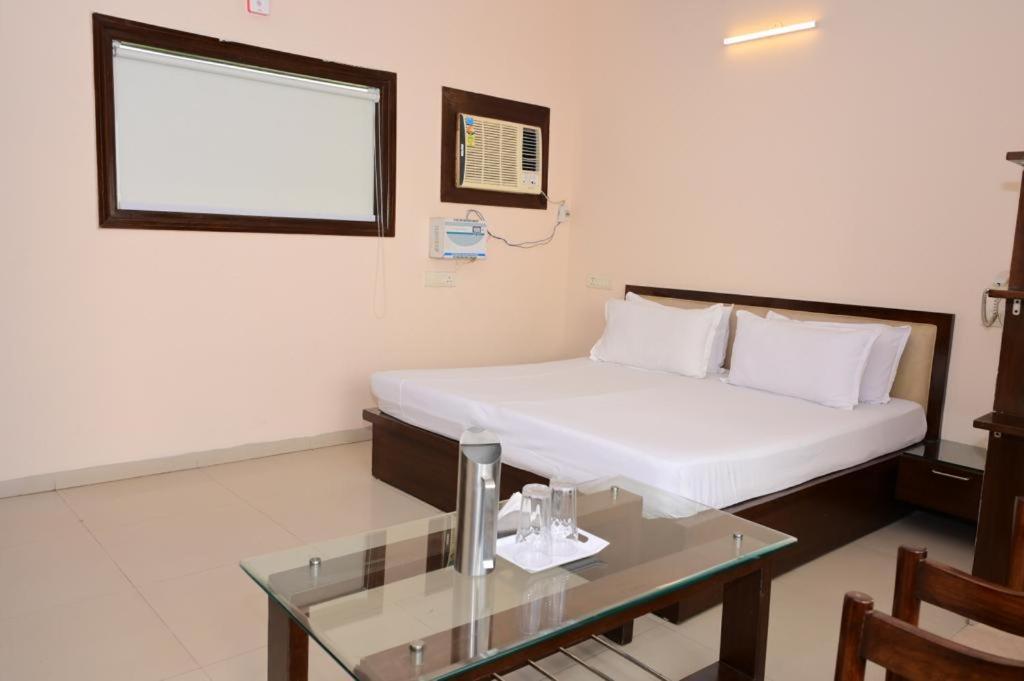 Maharani Regency Otel Panchkula Dış mekan fotoğraf
