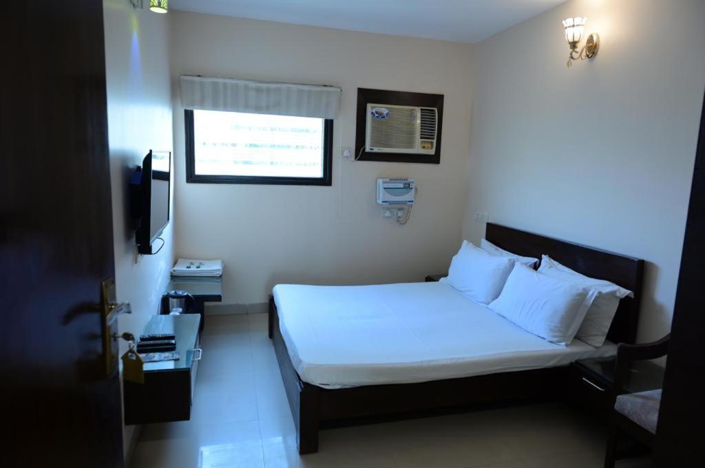 Maharani Regency Otel Panchkula Dış mekan fotoğraf